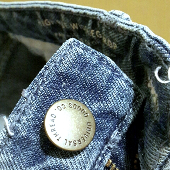 Universal Thread High Rise Wide Leg Raw Frayed Hem Light Wash Denim Crop Jeans - Picture 7 of 16